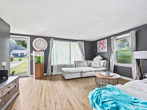 3rd image of 98 Edgewood Avenue