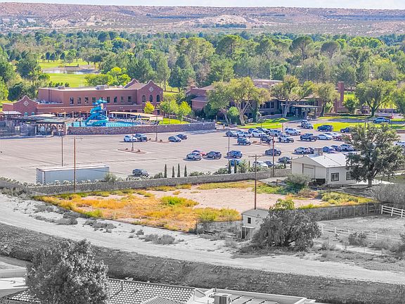 3rd image of 5016 Country Club Pl