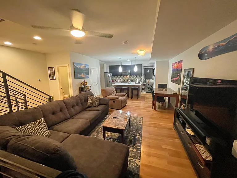 1823 Irving St #102 — Photo 3