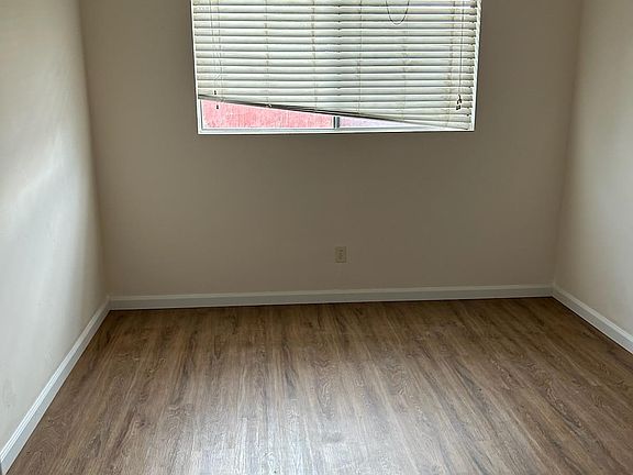 4th image of 651 E Wright St