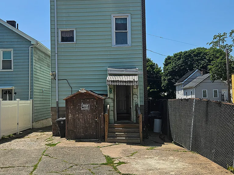 387-01 Blatchley Ave #1A — Photo 10