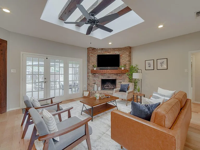 502 Stillmeadow Dr — Photo 6