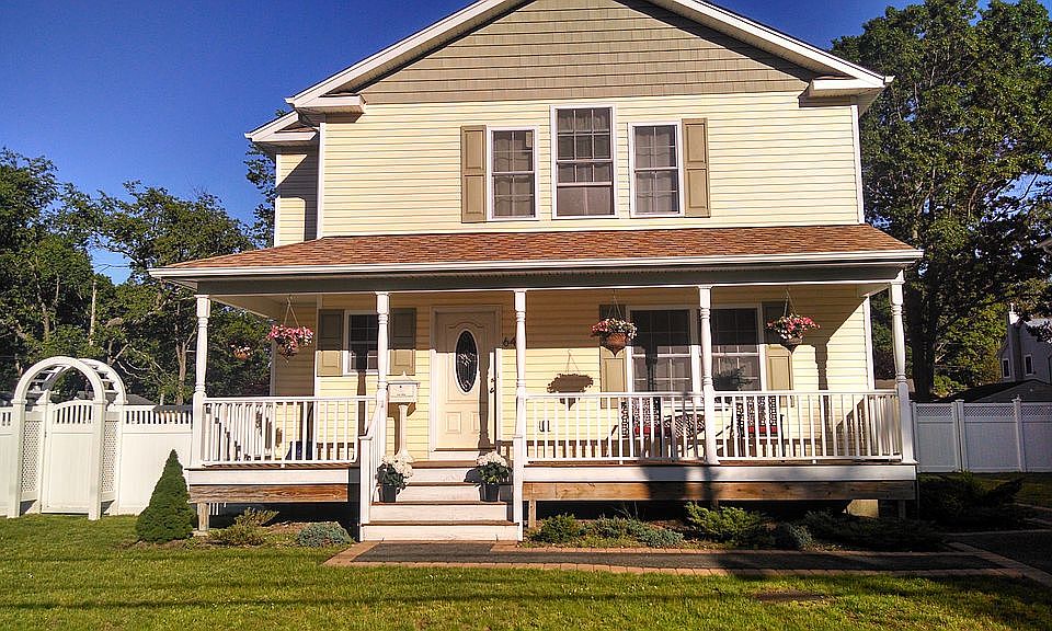 1st image of 64 Ward St