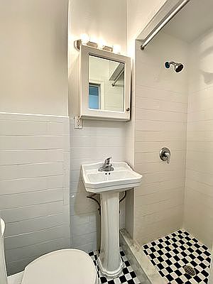 4th image of 235 W 100th St APT 1