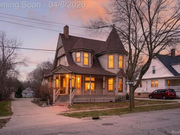 221 N Cherry St, Flushing, MI 48433