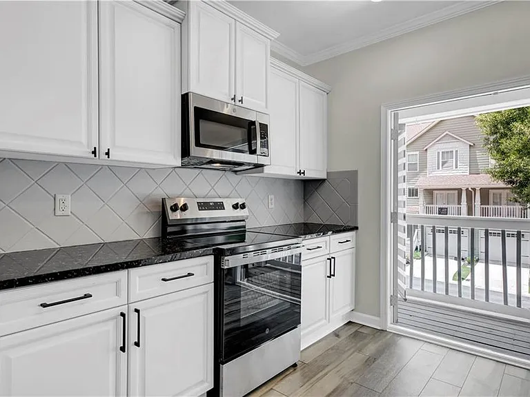 1044 Liberty Pkwy NW — Photo 7