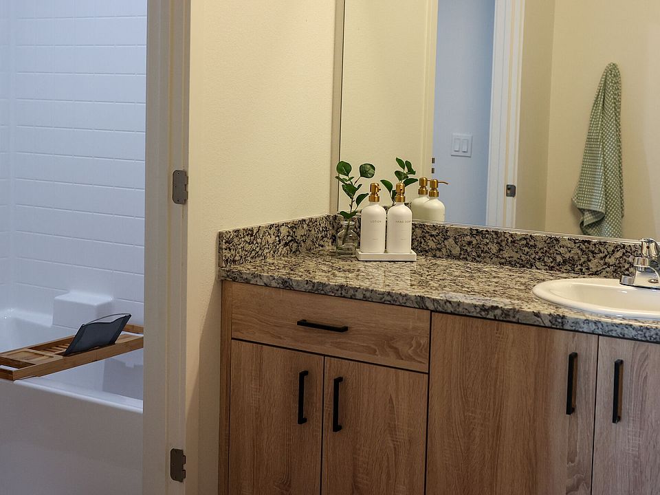 The Grove at Woodlake apartments community photo