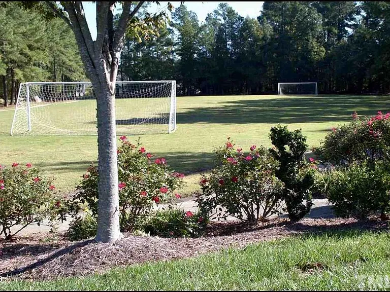 8032 Remington Heights Dr — Photo 45