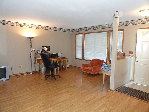 2nd image of 3547 Monticola Dr