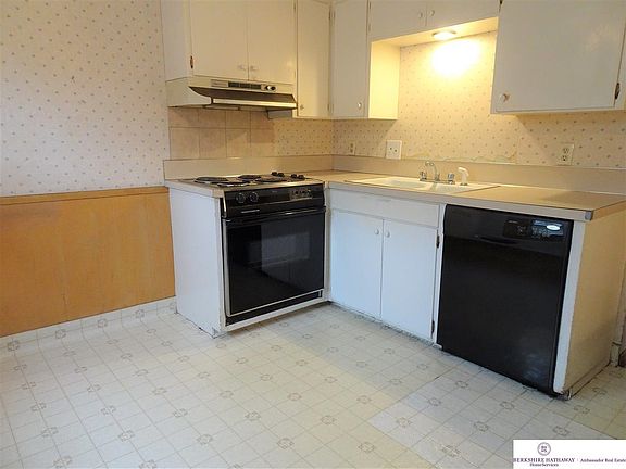 5th image of 6542 Western Ave