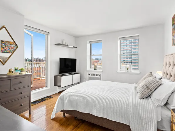 1831 Madison Avenue image 4 of 17