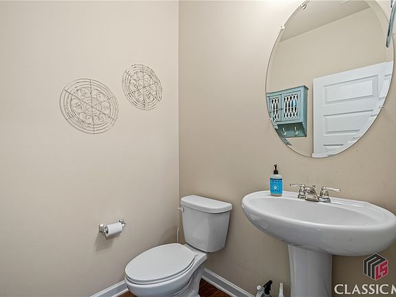 4th image of 353 Baymist Drive