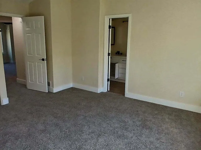 877 Lilac Pl — Photo 16