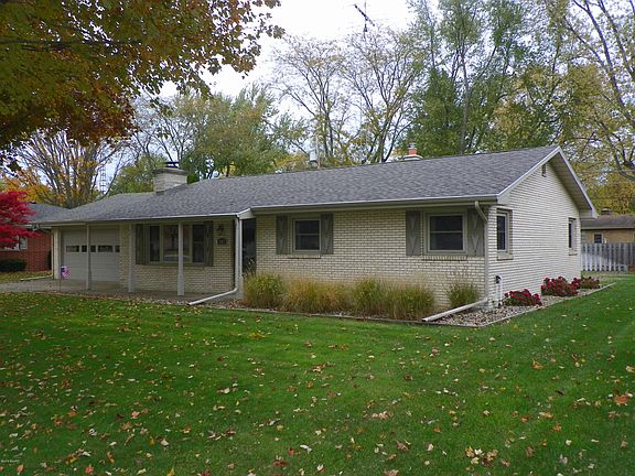 3rd image of 1003 Carley Ln