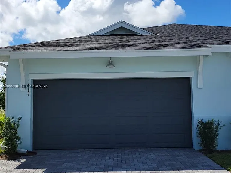 1689 Whistlegrass Ln — Photo 4