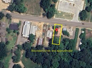 514 Shelbyville St, Center, TX 75935