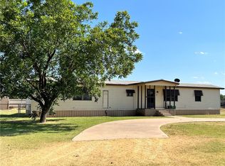 501 E 2nd St, Olustee, OK 73560