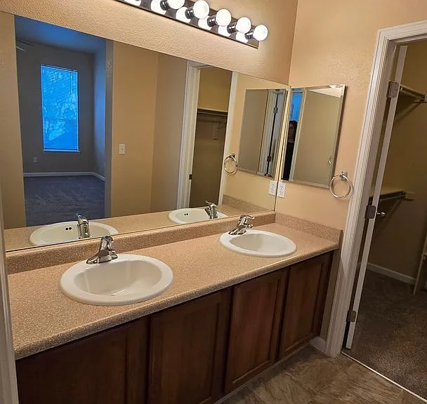 7747 Mountain Laurel Dr — Photo 21