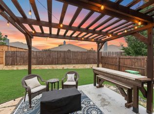 1305 Cheyenne Dr, Aubrey, TX 76227