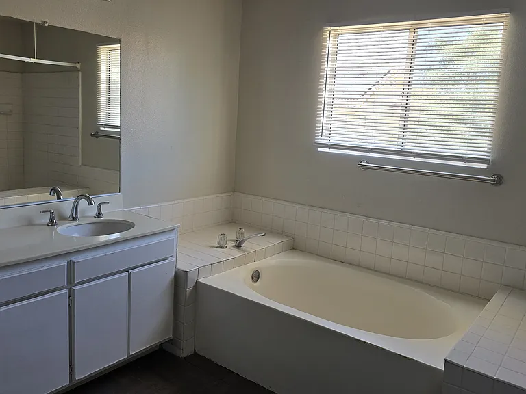 E Mesa Dr — Photo 17