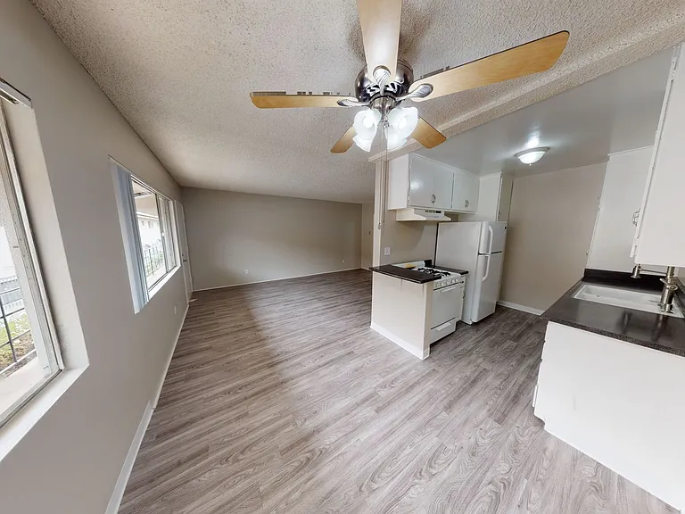708 Venice Way — Photo 4