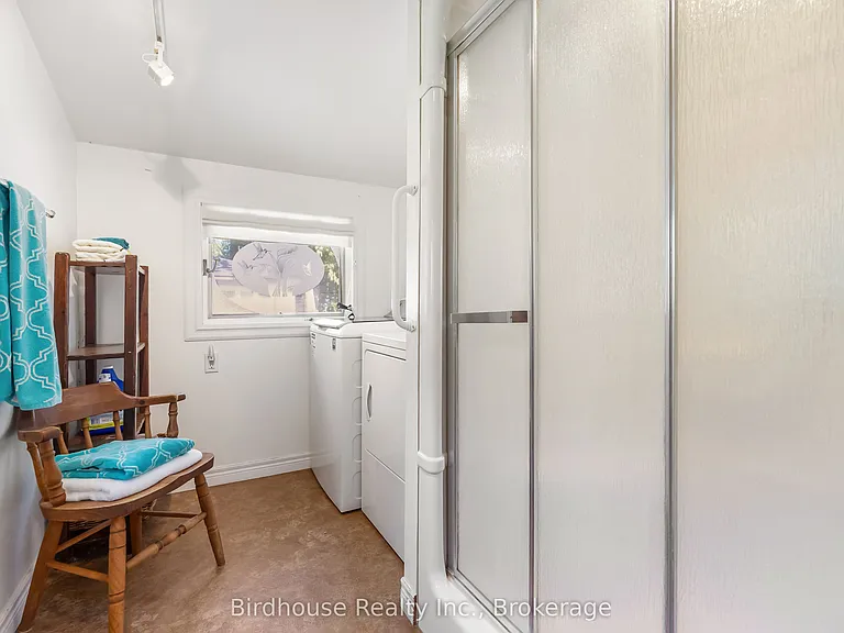 99 Riverside Dr — Photo 30