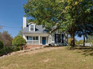 725 Clayton Dr, Clarksville, TN 37040