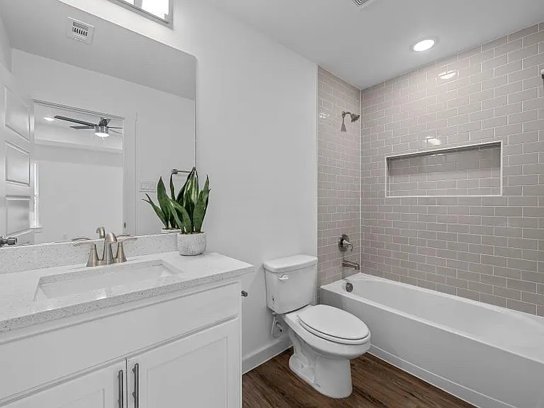 429 Luke St — Photo 13