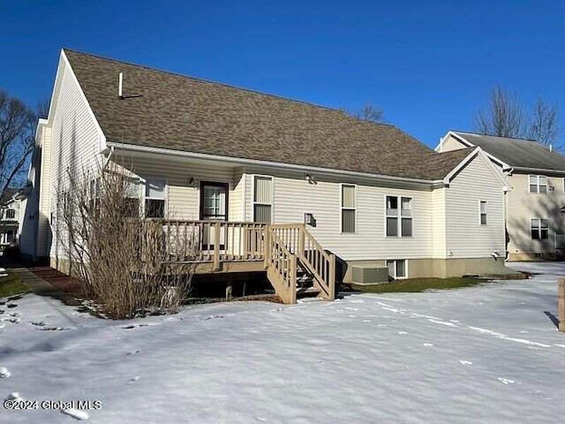 4th image of 6 Springfield Drive
