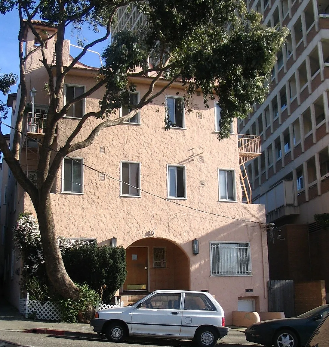 Vernon — Photo 1