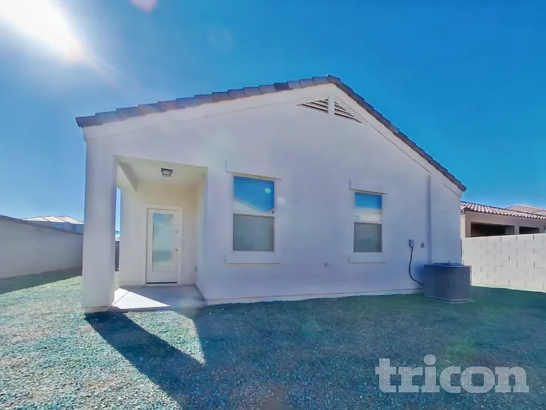 30900 W Picadilly Rd — Photo 16