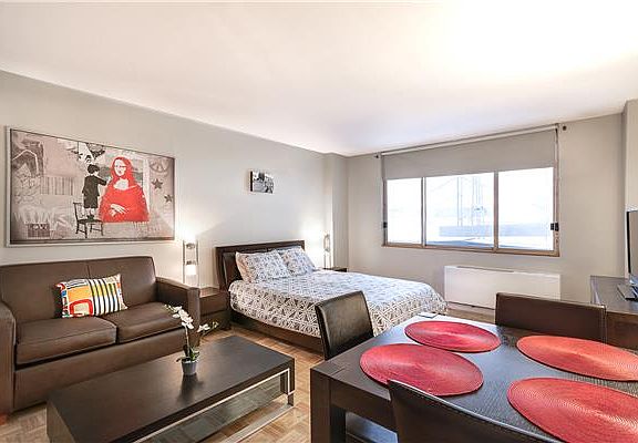 3rd image of 350 W 50th St #4XX