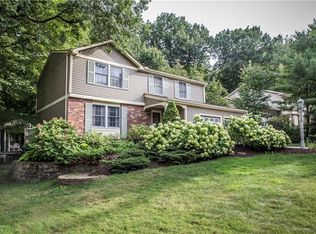 551 Willow Grove Dr, Munroe Falls, OH 44262