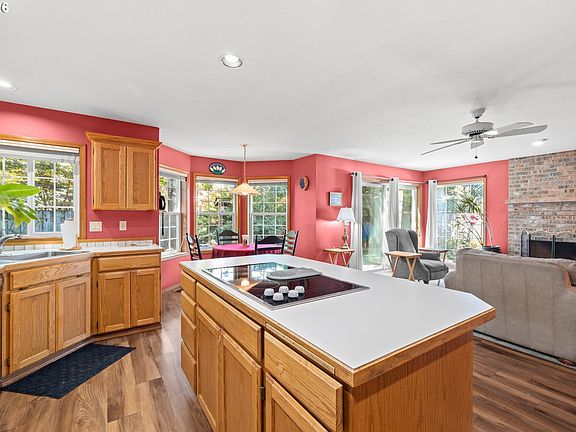 4th image of 17504 NW Country Dr
