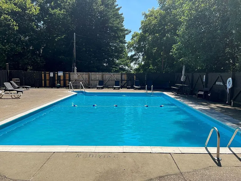 Foxfire West Apartments — Photo 6