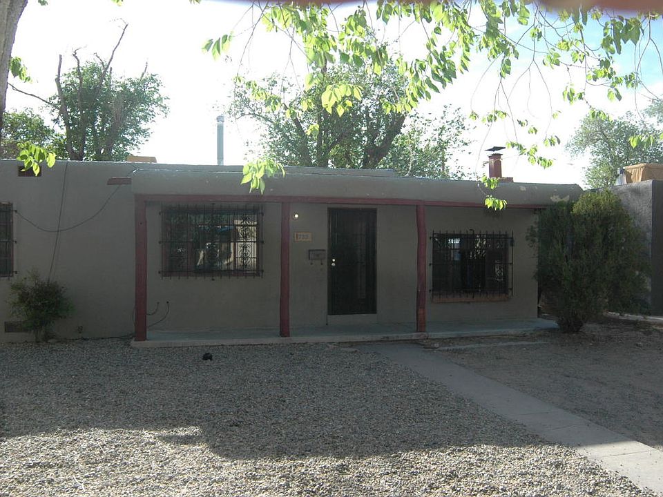 1st image of 733 Cardenas Dr SE