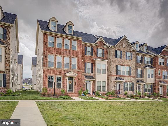 5th image of 4714 Black Eyed Susan Mews
