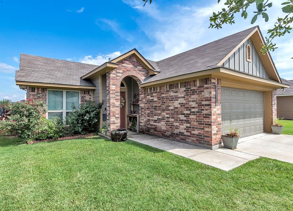 1st image of 4114 Whispering Creek Dr
