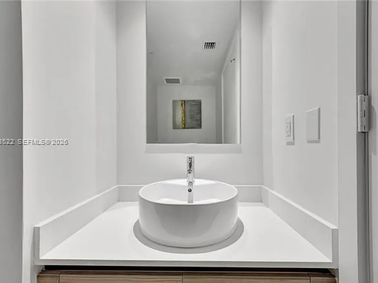 121 NE 34th St #2815 — Photo 32