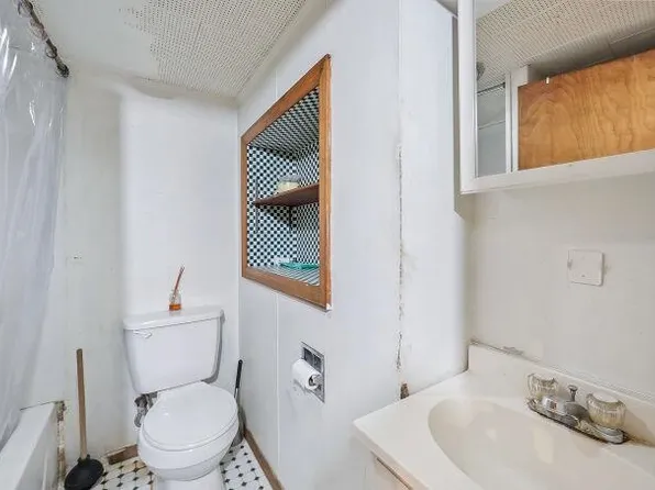 46 Western Avenue image 23 of 36