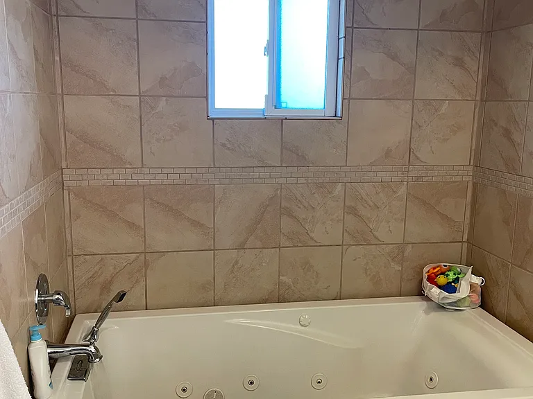 901 Nevada Dr NE — Photo 14