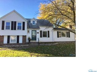 36 S Stadium Rd, Oregon, OH 43616