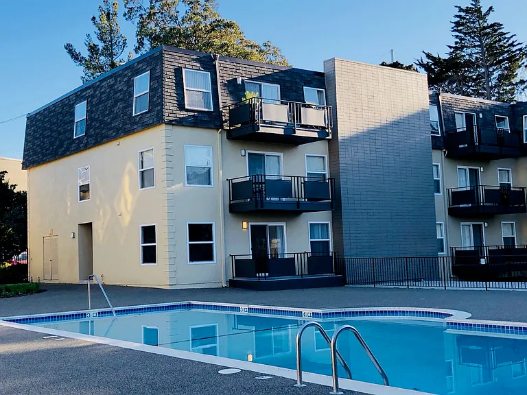Skycrest Apartments — Photo 4