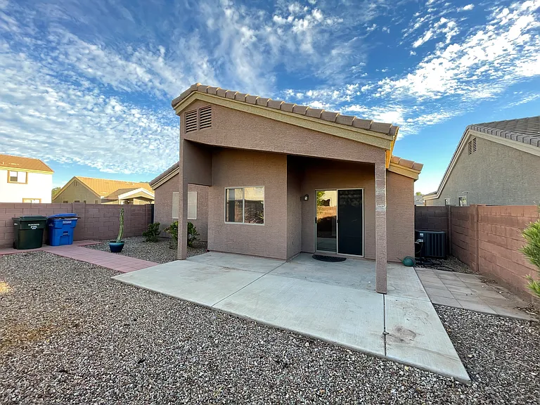 3230 W Pecan Rd — Photo 2