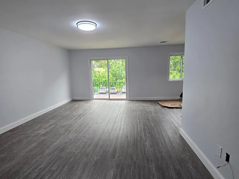 308 Cherry Hill Dr — Photo 9