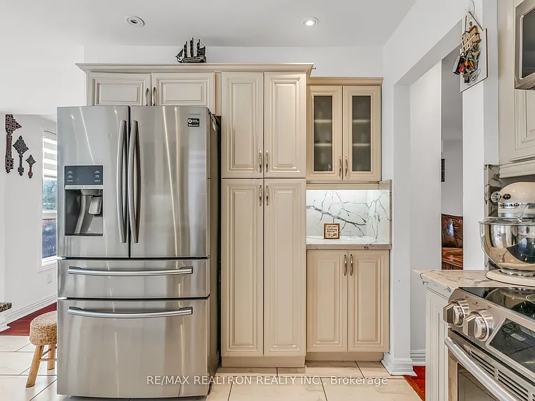 89 Beaconsfield Ave — Photo 14