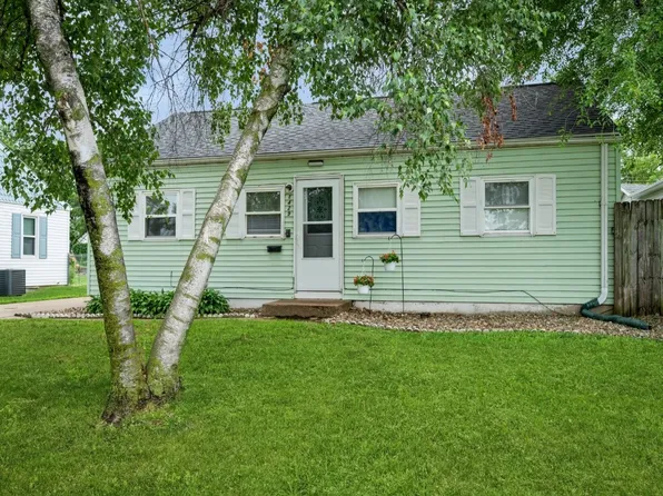 1429 Staub Ct NE, Cedar Rapids, IA 52402