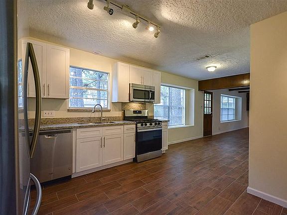 2nd image of 10503 Idlebrook Dr