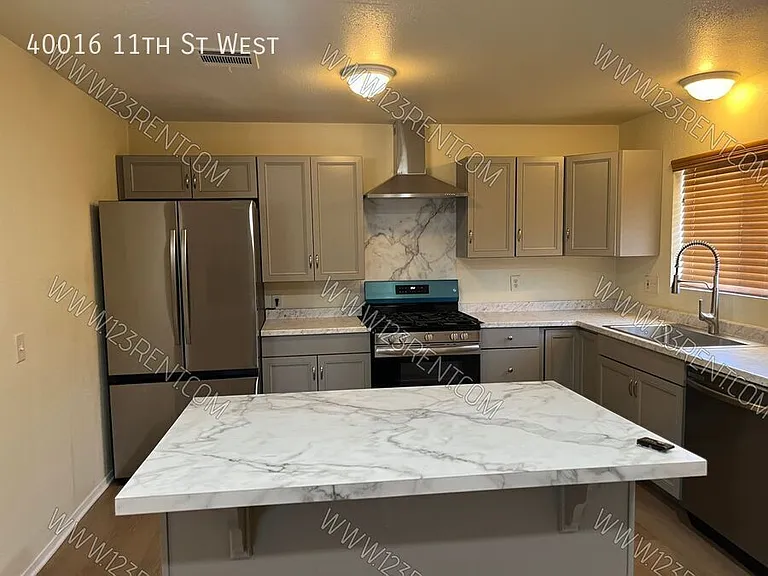 40016 11th St W — Photo 5