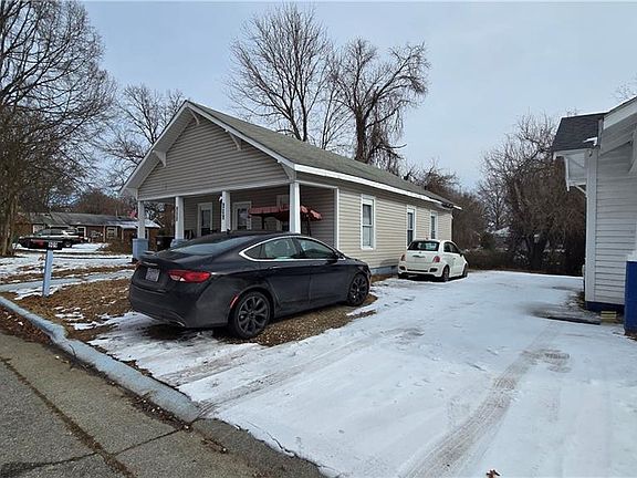 3rd image of 909 Randolph St